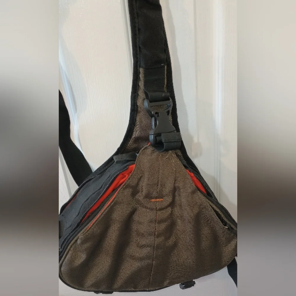 Camera bag MINT Condition! Summer vacay ready for your great trips! ❤️💋🔥